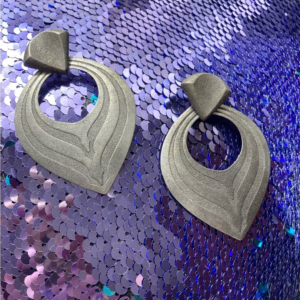 🪩Vintage 1980s Silver Metal Statement Earrings